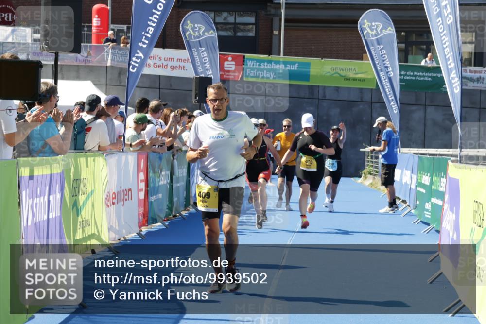 09.08.2026 - GEWOBA Citytriathlon Bremen Yannick Fuchs http://msf.ph/oto/9939502 09.08.2026 11:50:37 Ziel 199, 409, 480, 531 meine-sportfotos.de