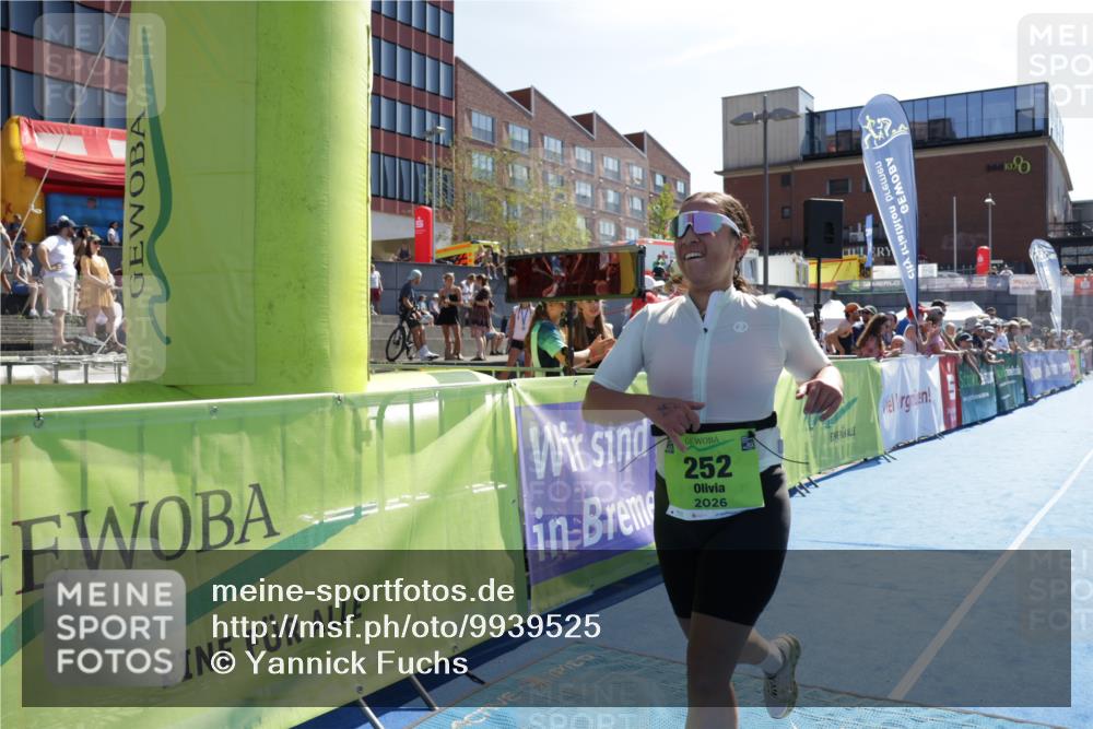 09.08.2026 - GEWOBA Citytriathlon Bremen Yannick Fuchs http://msf.ph/oto/9939525 09.08.2026 15:32:37 Ziel 252 meine-sportfotos.de