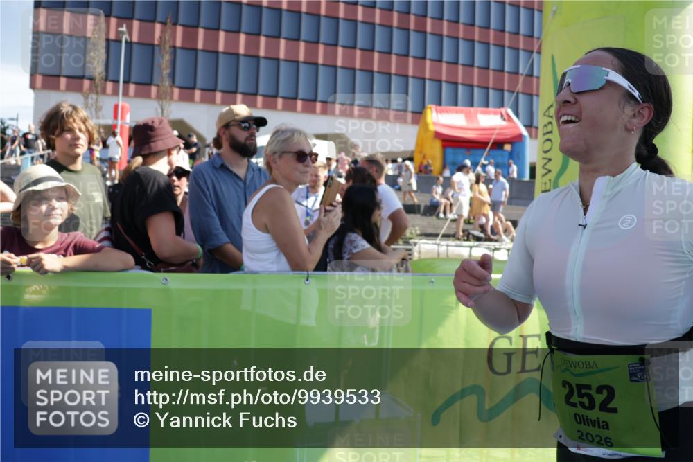 09.08.2026 - GEWOBA Citytriathlon Bremen Yannick Fuchs http://msf.ph/oto/9939533 09.08.2026 15:32:38 Ziel 252 meine-sportfotos.de
