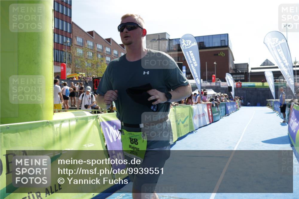 09.08.2026 - GEWOBA Citytriathlon Bremen Yannick Fuchs http://msf.ph/oto/9939551 09.08.2026 15:32:45 Ziel 88 meine-sportfotos.de