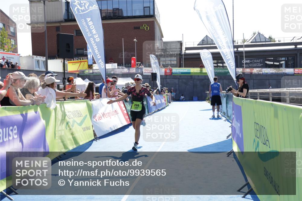09.08.2026 - GEWOBA Citytriathlon Bremen Yannick Fuchs http://msf.ph/oto/9939565 09.08.2026 15:33:00 Ziel 269 meine-sportfotos.de