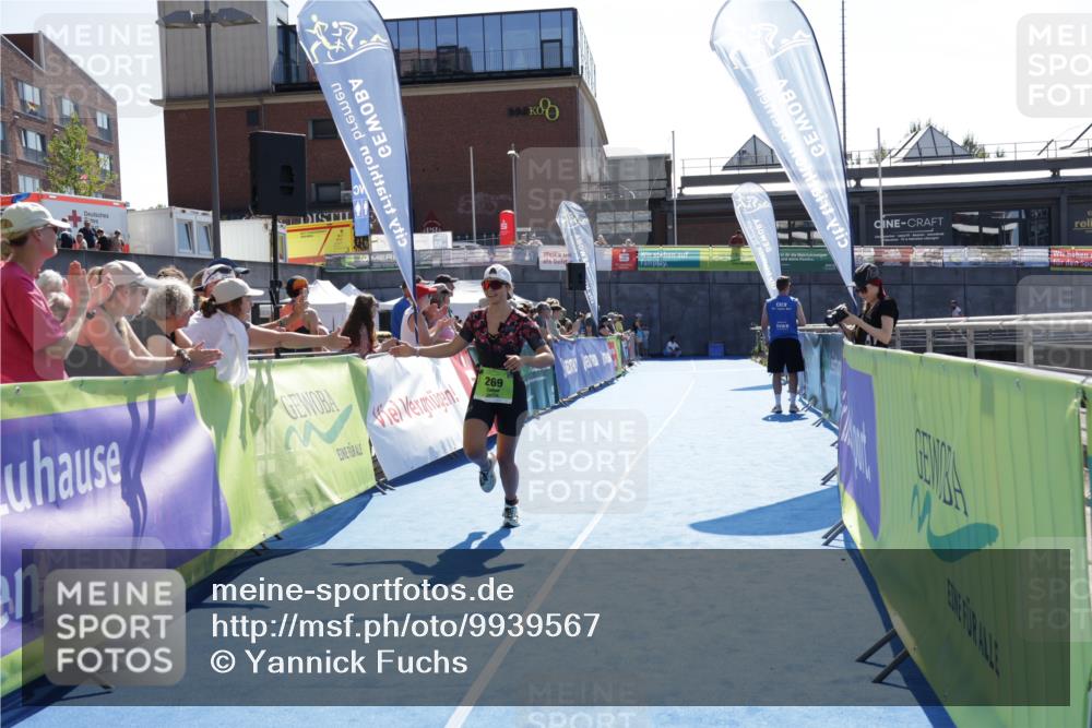 09.08.2026 - GEWOBA Citytriathlon Bremen Yannick Fuchs http://msf.ph/oto/9939567 09.08.2026 15:33:00 Ziel 269 meine-sportfotos.de