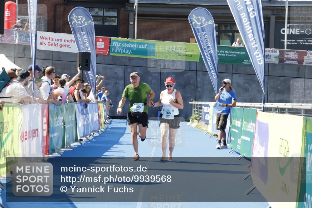 09.08.2026 - GEWOBA Citytriathlon Bremen Yannick Fuchs http://msf.ph/oto/9939568 09.08.2026 11:50:58 Ziel 165 meine-sportfotos.de