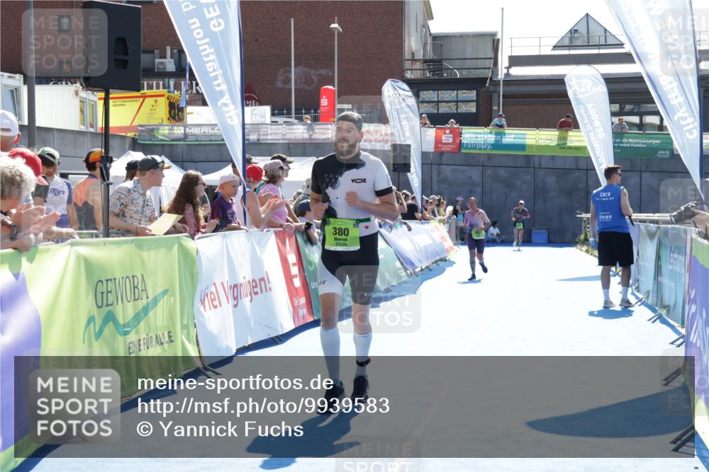 09.08.2026 - GEWOBA Citytriathlon Bremen Yannick Fuchs http://msf.ph/oto/9939583 09.08.2026 15:33:14 Ziel 380 meine-sportfotos.de
