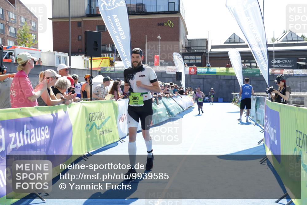 09.08.2026 - GEWOBA Citytriathlon Bremen Yannick Fuchs http://msf.ph/oto/9939585 09.08.2026 15:33:15 Ziel 380 meine-sportfotos.de