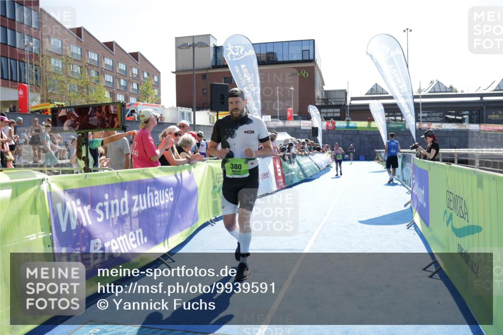 09.08.2026 - GEWOBA Citytriathlon Bremen Yannick Fuchs http://msf.ph/oto/9939591 09.08.2026 15:33:16 Ziel 380 meine-sportfotos.de