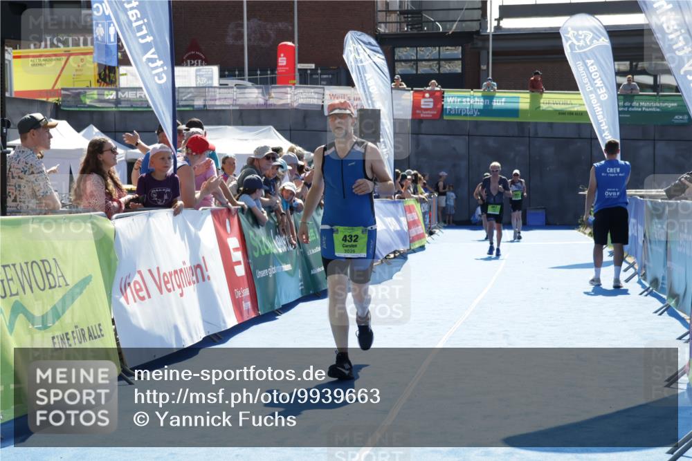 09.08.2026 - GEWOBA Citytriathlon Bremen Yannick Fuchs http://msf.ph/oto/9939663 09.08.2026 15:33:29 Ziel 432, 514 meine-sportfotos.de