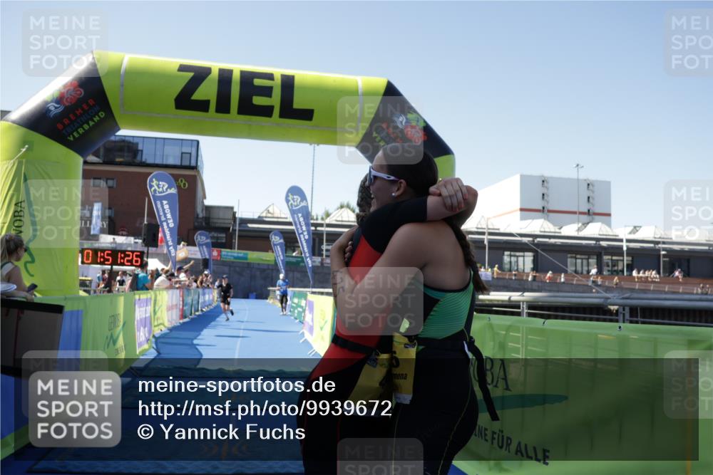 09.08.2026 - GEWOBA Citytriathlon Bremen Yannick Fuchs http://msf.ph/oto/9939672 09.08.2026 11:51:30 Ziel 424, 425, 435 meine-sportfotos.de