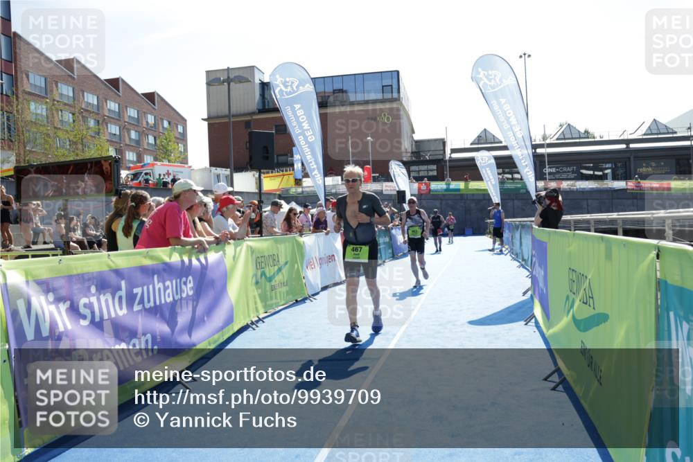 09.08.2026 - GEWOBA Citytriathlon Bremen Yannick Fuchs http://msf.ph/oto/9939709 09.08.2026 15:33:38 Ziel 463, 467 meine-sportfotos.de