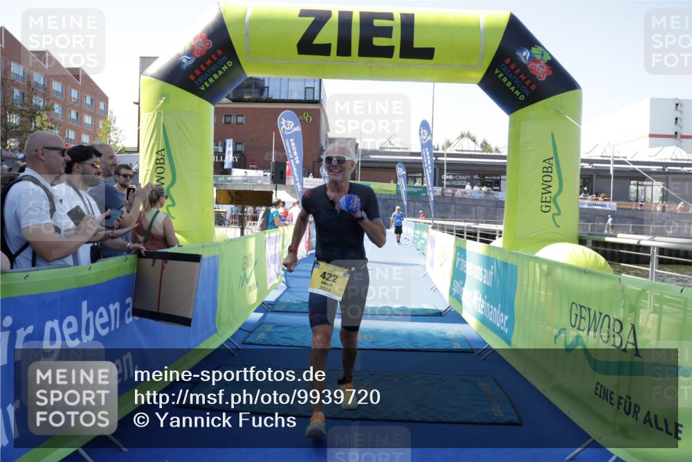 09.08.2026 - GEWOBA Citytriathlon Bremen Yannick Fuchs http://msf.ph/oto/9939720 09.08.2026 11:52:07 Ziel 422 meine-sportfotos.de