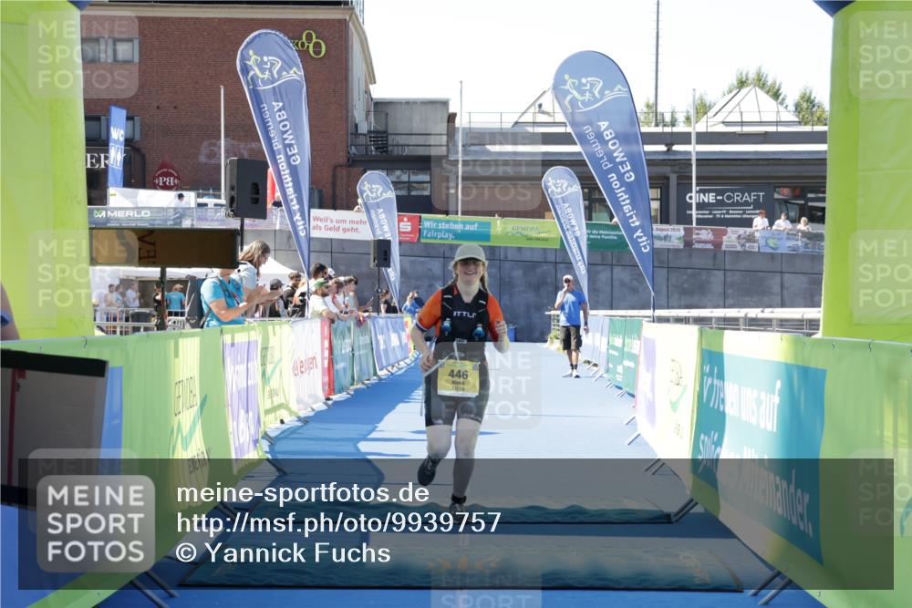 09.08.2026 - GEWOBA Citytriathlon Bremen Yannick Fuchs http://msf.ph/oto/9939757 09.08.2026 11:53:38 Ziel 446 meine-sportfotos.de