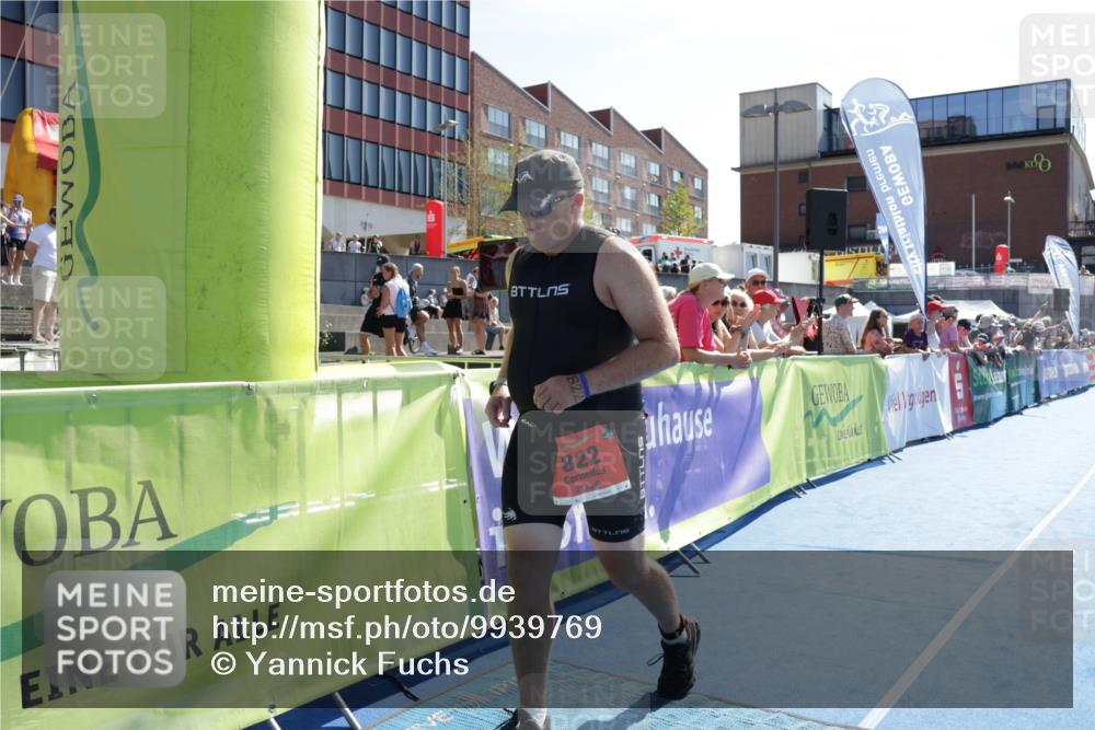 09.08.2026 - GEWOBA Citytriathlon Bremen Yannick Fuchs http://msf.ph/oto/9939769 09.08.2026 15:33:51 Ziel 297, 822 meine-sportfotos.de