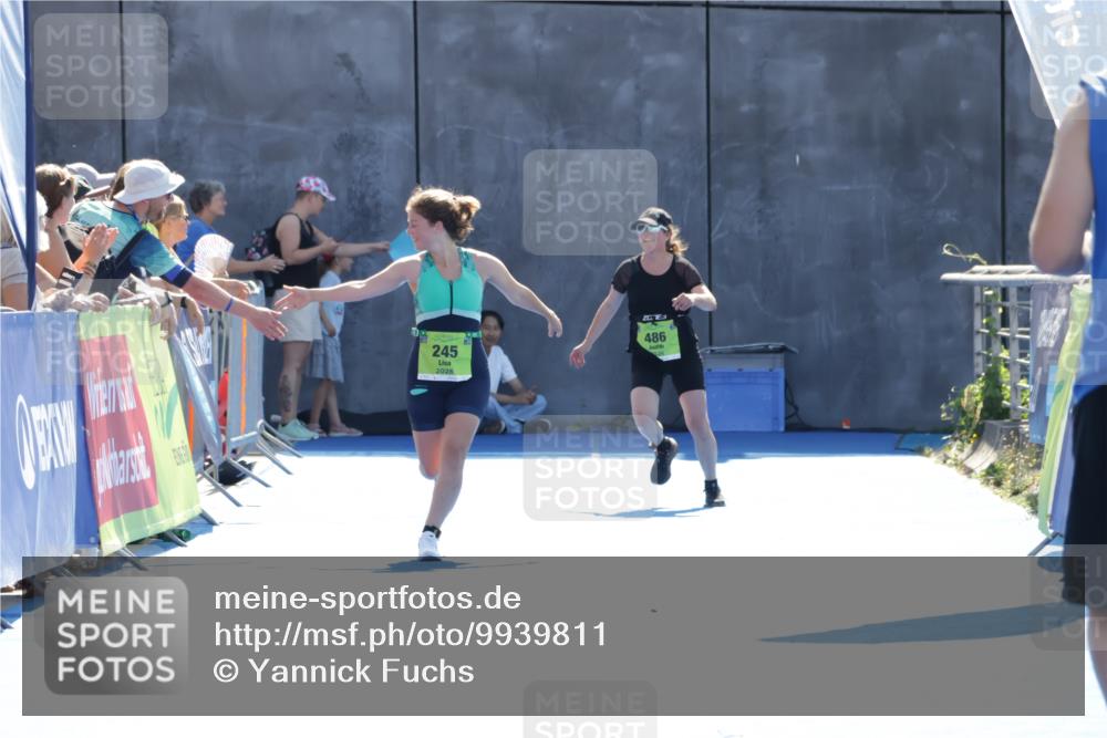 09.08.2026 - GEWOBA Citytriathlon Bremen Yannick Fuchs http://msf.ph/oto/9939811 09.08.2026 15:34:17 Ziel  meine-sportfotos.de
