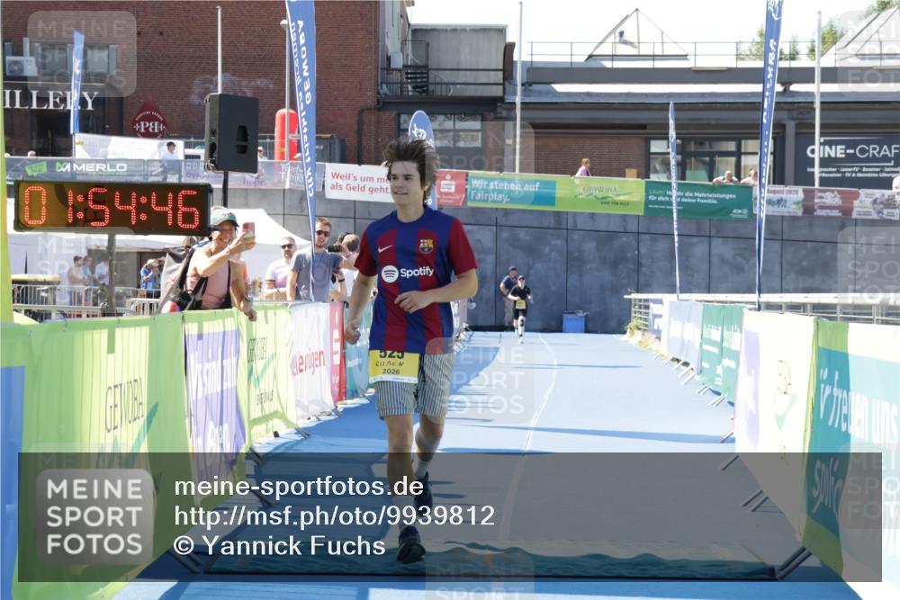 09.08.2026 - GEWOBA Citytriathlon Bremen Yannick Fuchs http://msf.ph/oto/9939812 09.08.2026 11:54:50 Ziel 525 meine-sportfotos.de