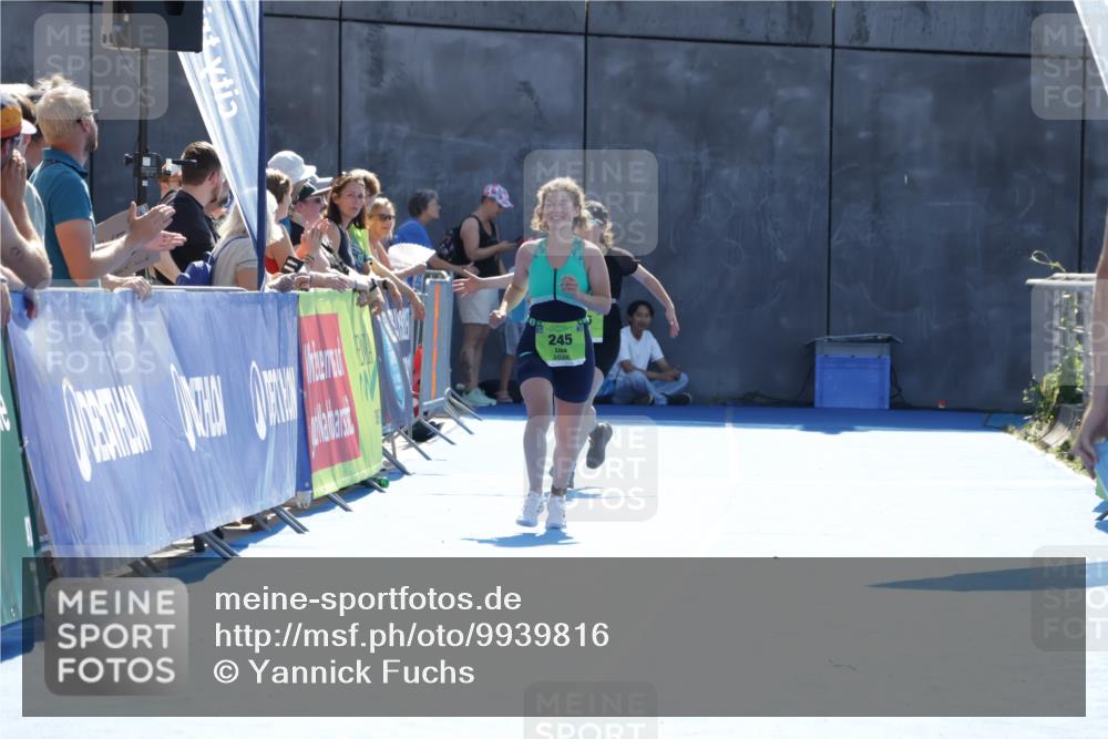 09.08.2026 - GEWOBA Citytriathlon Bremen Yannick Fuchs http://msf.ph/oto/9939816 09.08.2026 15:34:18 Ziel  meine-sportfotos.de