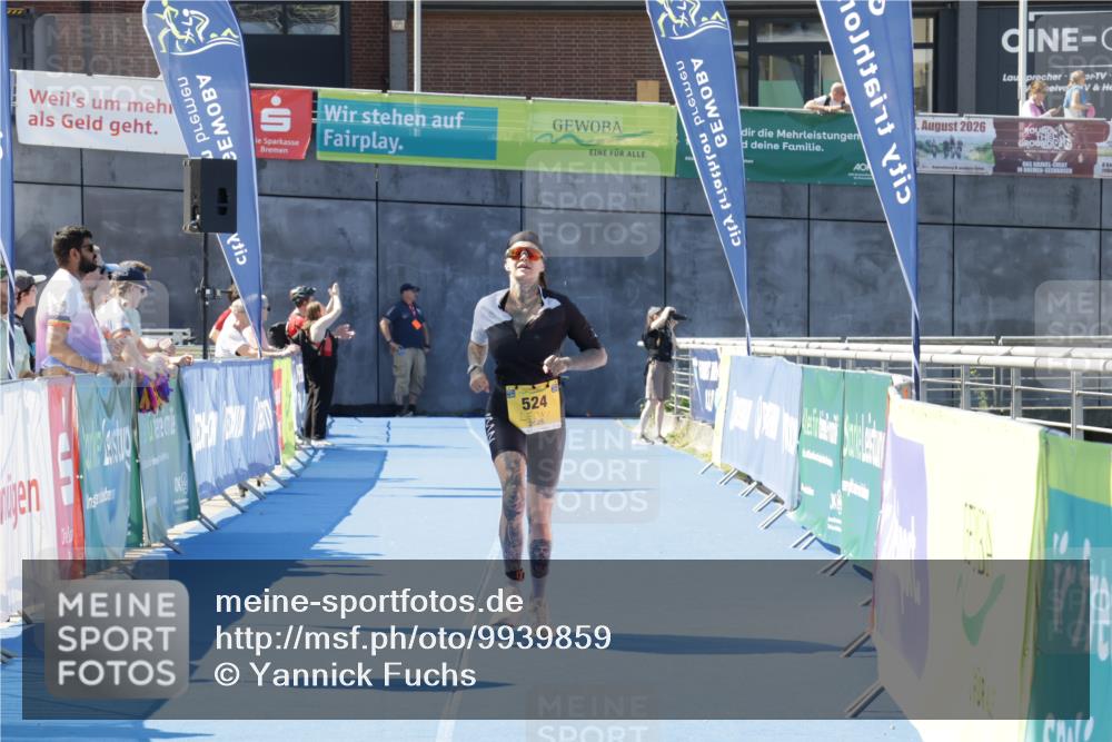09.08.2026 - GEWOBA Citytriathlon Bremen Yannick Fuchs http://msf.ph/oto/9939859 09.08.2026 11:56:39 Ziel 524 meine-sportfotos.de