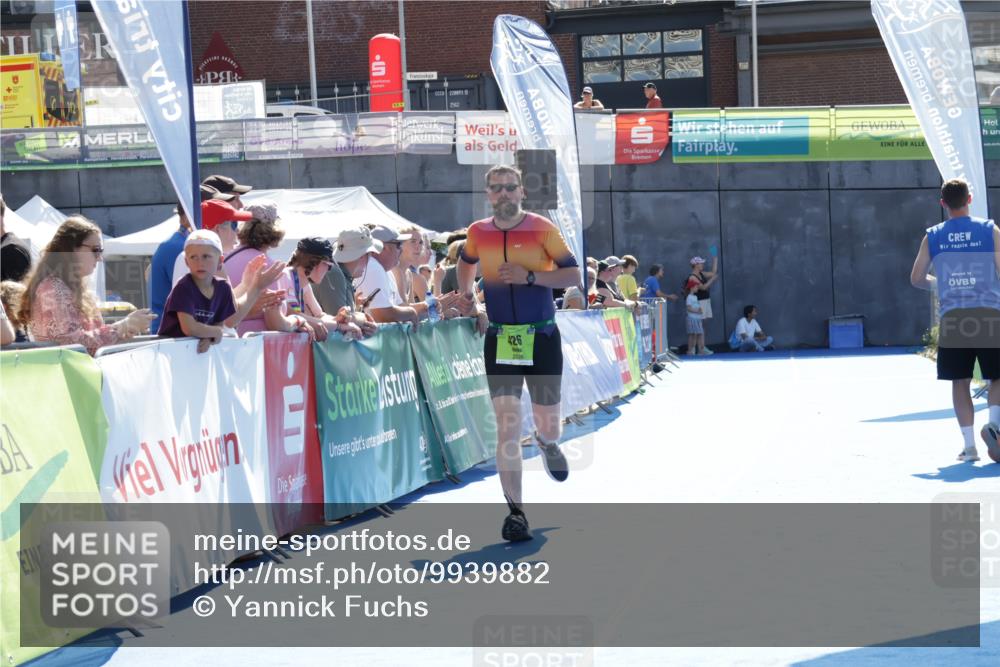 09.08.2026 - GEWOBA Citytriathlon Bremen Yannick Fuchs http://msf.ph/oto/9939882 09.08.2026 15:34:40 Ziel 426 meine-sportfotos.de