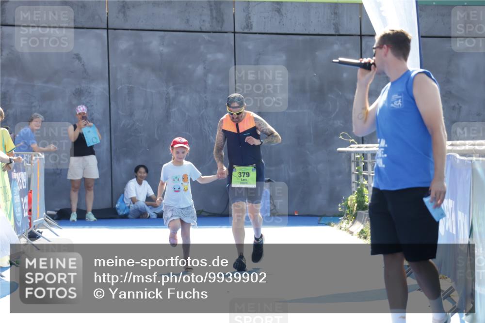 09.08.2026 - GEWOBA Citytriathlon Bremen Yannick Fuchs http://msf.ph/oto/9939902 09.08.2026 15:34:50 Ziel  meine-sportfotos.de