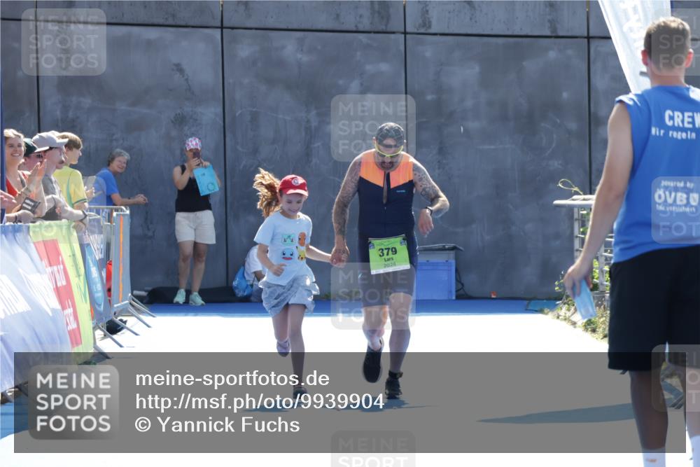 09.08.2026 - GEWOBA Citytriathlon Bremen Yannick Fuchs http://msf.ph/oto/9939904 09.08.2026 15:34:51 Ziel  meine-sportfotos.de