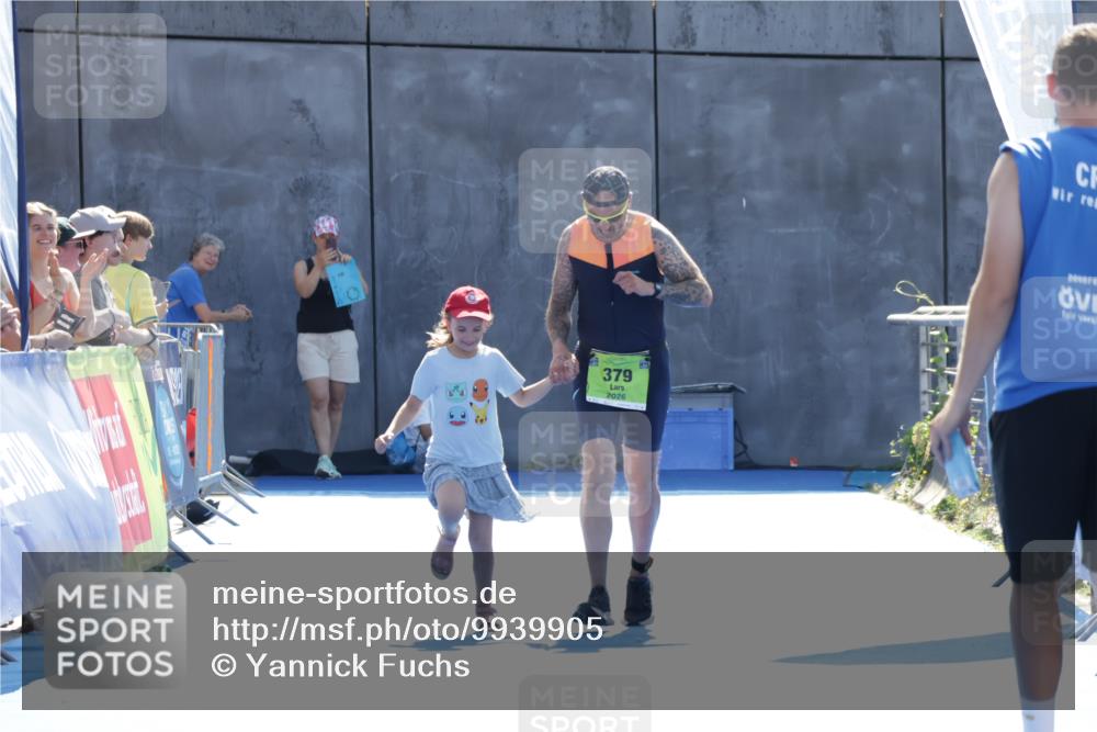09.08.2026 - GEWOBA Citytriathlon Bremen Yannick Fuchs http://msf.ph/oto/9939905 09.08.2026 15:34:52 Ziel  meine-sportfotos.de