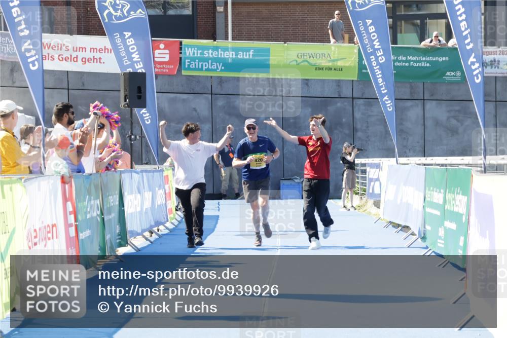09.08.2026 - GEWOBA Citytriathlon Bremen Yannick Fuchs http://msf.ph/oto/9939926 09.08.2026 11:57:29 Ziel 420 meine-sportfotos.de