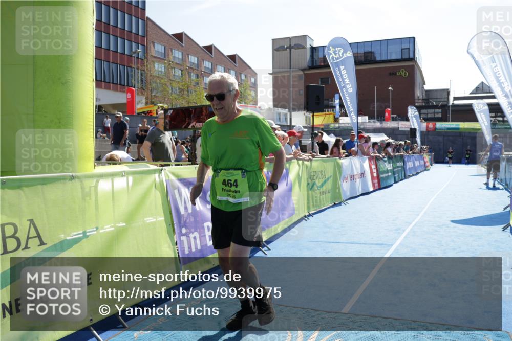 09.08.2026 - GEWOBA Citytriathlon Bremen Yannick Fuchs http://msf.ph/oto/9939975 09.08.2026 15:35:22 Ziel 440, 464 meine-sportfotos.de