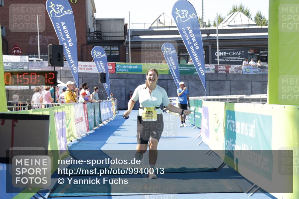 09.08.2026 - GEWOBA Citytriathlon Bremen Yannick Fuchs http://msf.ph/oto/9940013 09.08.2026 11:58:16 Ziel 485 meine-sportfotos.de