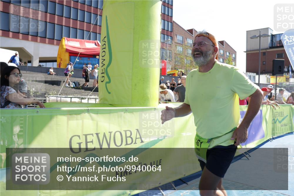 09.08.2026 - GEWOBA Citytriathlon Bremen Yannick Fuchs http://msf.ph/oto/9940064 09.08.2026 15:35:50 Ziel 461, 516 meine-sportfotos.de