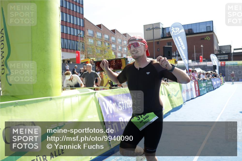 09.08.2026 - GEWOBA Citytriathlon Bremen Yannick Fuchs http://msf.ph/oto/9940090 09.08.2026 15:36:00 Ziel 372 meine-sportfotos.de