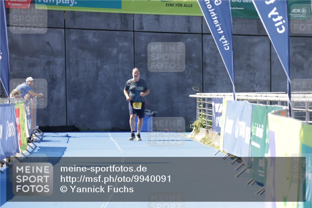 09.08.2026 - GEWOBA Citytriathlon Bremen Yannick Fuchs http://msf.ph/oto/9940091 09.08.2026 12:15:37 Ziel  meine-sportfotos.de