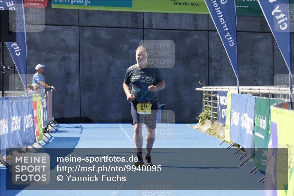 09.08.2026 - GEWOBA Citytriathlon Bremen Yannick Fuchs http://msf.ph/oto/9940095 09.08.2026 12:15:46 Ziel  meine-sportfotos.de