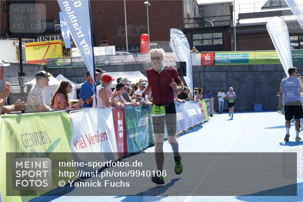 09.08.2026 - GEWOBA Citytriathlon Bremen Yannick Fuchs http://msf.ph/oto/9940106 09.08.2026 15:36:08 Ziel 474 meine-sportfotos.de