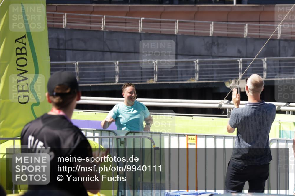 09.08.2026 - GEWOBA Citytriathlon Bremen Yannick Fuchs http://msf.ph/oto/9940111 09.08.2026 12:34:05 Ziel 450 meine-sportfotos.de