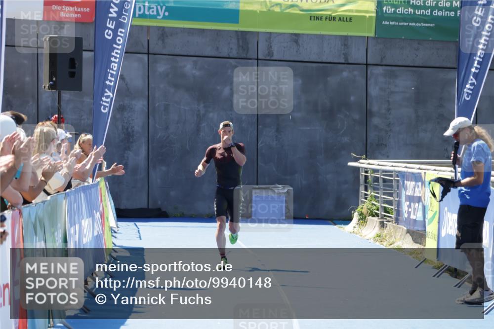 09.08.2026 - GEWOBA Citytriathlon Bremen Yannick Fuchs http://msf.ph/oto/9940148 09.08.2026 13:24:40 Ziel  meine-sportfotos.de