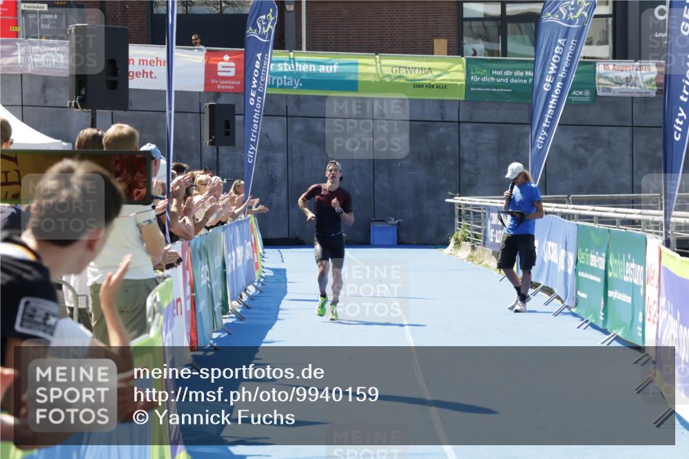 09.08.2026 - GEWOBA Citytriathlon Bremen Yannick Fuchs http://msf.ph/oto/9940159 09.08.2026 13:24:43 Ziel 699 meine-sportfotos.de