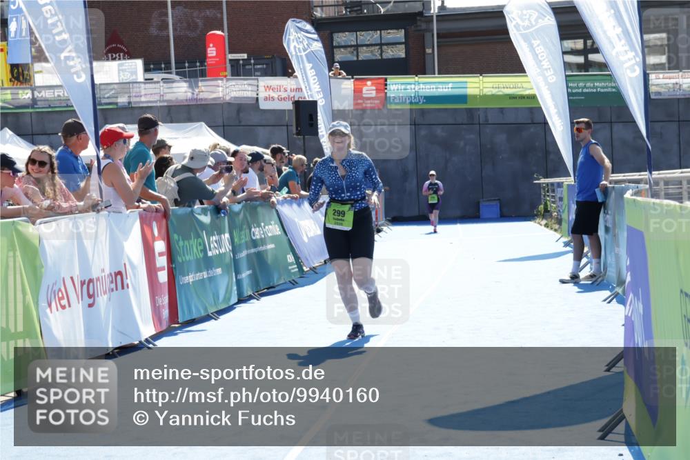 09.08.2026 - GEWOBA Citytriathlon Bremen Yannick Fuchs http://msf.ph/oto/9940160 09.08.2026 15:36:27 Ziel 299 meine-sportfotos.de