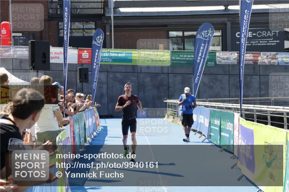 09.08.2026 - GEWOBA Citytriathlon Bremen Yannick Fuchs http://msf.ph/oto/9940161 09.08.2026 13:24:45 Ziel 699 meine-sportfotos.de