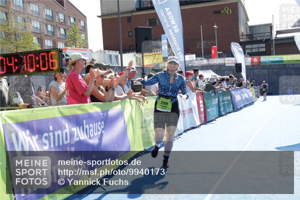 09.08.2026 - GEWOBA Citytriathlon Bremen Yannick Fuchs http://msf.ph/oto/9940173 09.08.2026 15:36:29 Ziel 299 meine-sportfotos.de