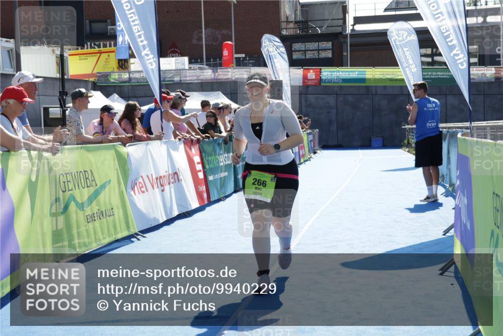 09.08.2026 - GEWOBA Citytriathlon Bremen Yannick Fuchs http://msf.ph/oto/9940229 09.08.2026 15:36:55 Ziel 266, 268 meine-sportfotos.de