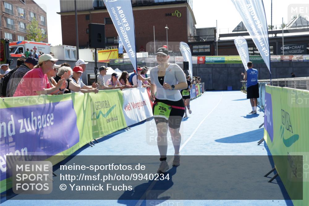09.08.2026 - GEWOBA Citytriathlon Bremen Yannick Fuchs http://msf.ph/oto/9940234 09.08.2026 15:36:55 Ziel 266, 268 meine-sportfotos.de
