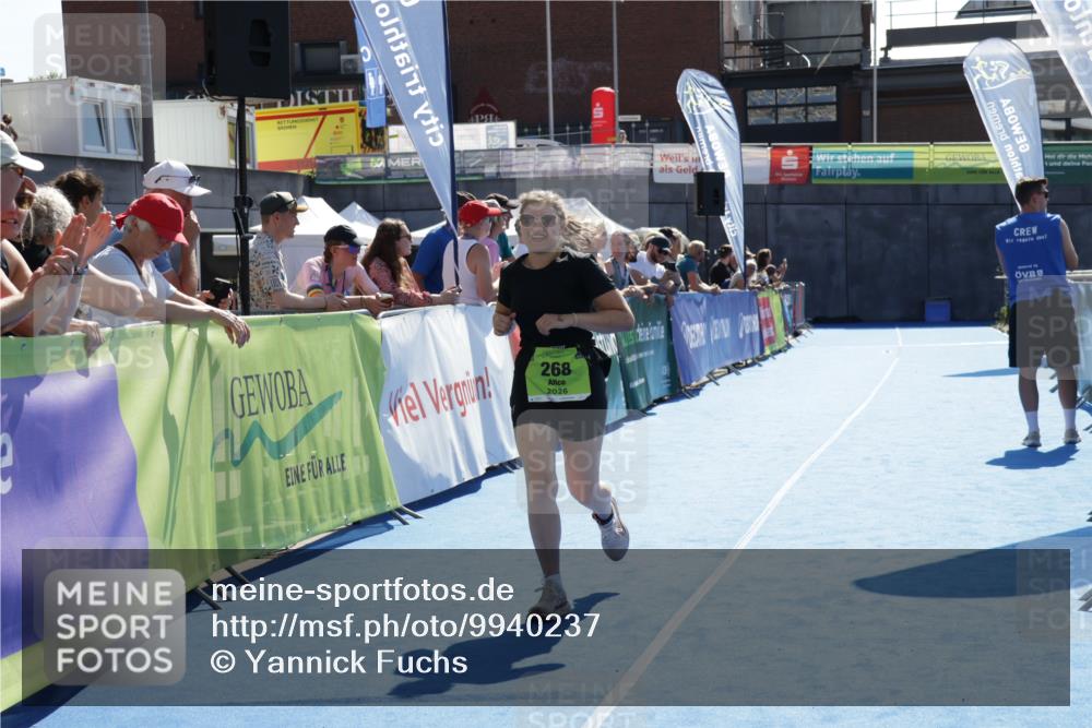 09.08.2026 - GEWOBA Citytriathlon Bremen Yannick Fuchs http://msf.ph/oto/9940237 09.08.2026 15:36:57 Ziel 266, 268 meine-sportfotos.de