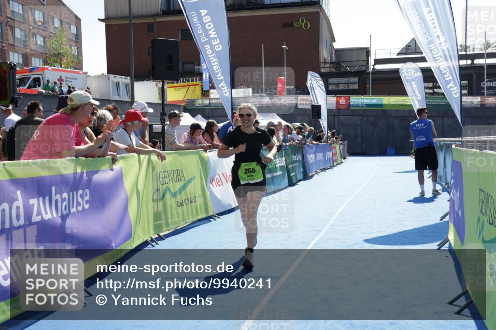 09.08.2026 - GEWOBA Citytriathlon Bremen Yannick Fuchs http://msf.ph/oto/9940241 09.08.2026 15:36:58 Ziel 266, 268 meine-sportfotos.de