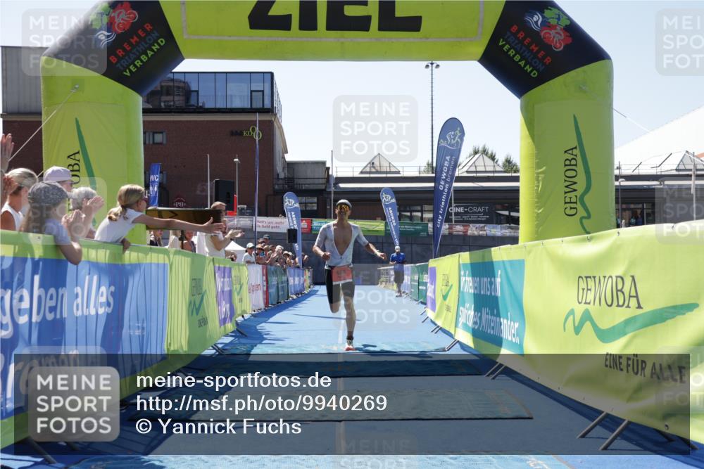 09.08.2026 - GEWOBA Citytriathlon Bremen Yannick Fuchs http://msf.ph/oto/9940269 09.08.2026 13:32:16 Ziel 684 meine-sportfotos.de