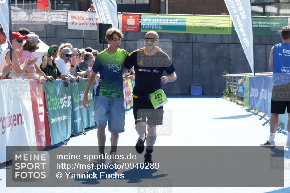09.08.2026 - GEWOBA Citytriathlon Bremen Yannick Fuchs http://msf.ph/oto/9940289 09.08.2026 15:37:28 Ziel 421 meine-sportfotos.de