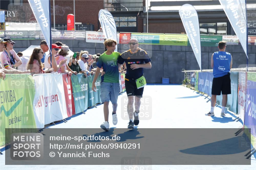 09.08.2026 - GEWOBA Citytriathlon Bremen Yannick Fuchs http://msf.ph/oto/9940291 09.08.2026 15:37:28 Ziel 421 meine-sportfotos.de