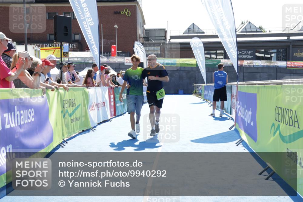 09.08.2026 - GEWOBA Citytriathlon Bremen Yannick Fuchs http://msf.ph/oto/9940292 09.08.2026 15:37:29 Ziel 421 meine-sportfotos.de