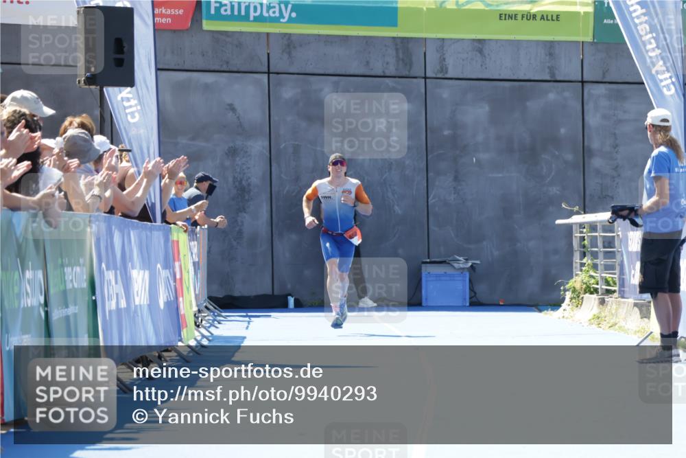 09.08.2026 - GEWOBA Citytriathlon Bremen Yannick Fuchs http://msf.ph/oto/9940293 09.08.2026 13:37:52 Ziel  meine-sportfotos.de