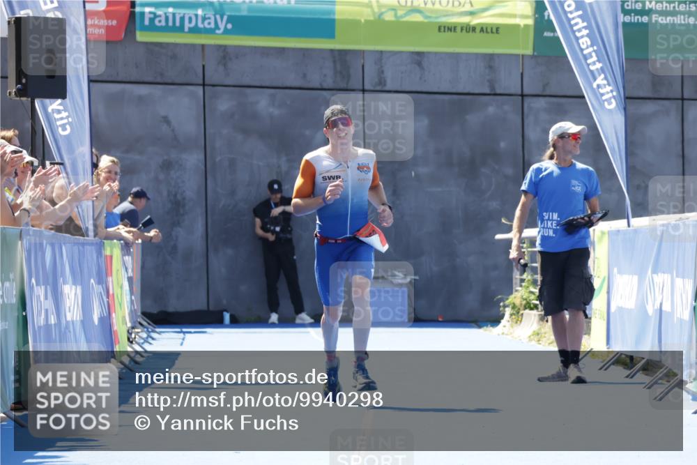 09.08.2026 - GEWOBA Citytriathlon Bremen Yannick Fuchs http://msf.ph/oto/9940298 09.08.2026 13:37:56 Ziel 650 meine-sportfotos.de