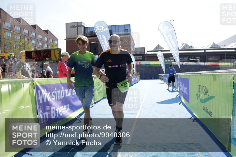 09.08.2026 - GEWOBA Citytriathlon Bremen Yannick Fuchs http://msf.ph/oto/9940306 09.08.2026 15:37:31 Ziel 421 meine-sportfotos.de
