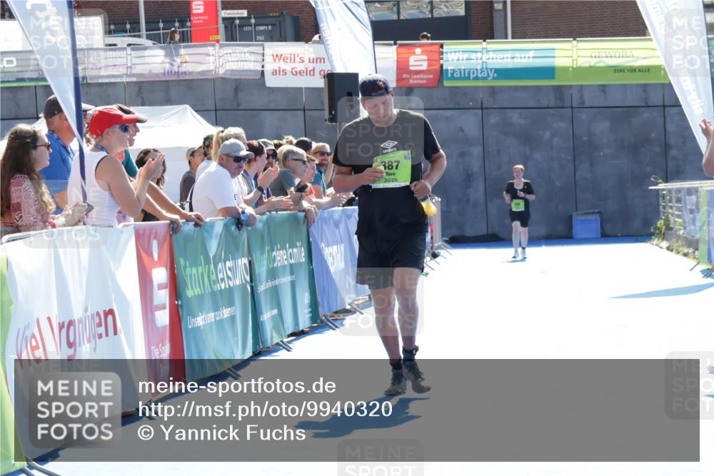 09.08.2026 - GEWOBA Citytriathlon Bremen Yannick Fuchs http://msf.ph/oto/9940320 09.08.2026 15:37:50 Ziel 387 meine-sportfotos.de